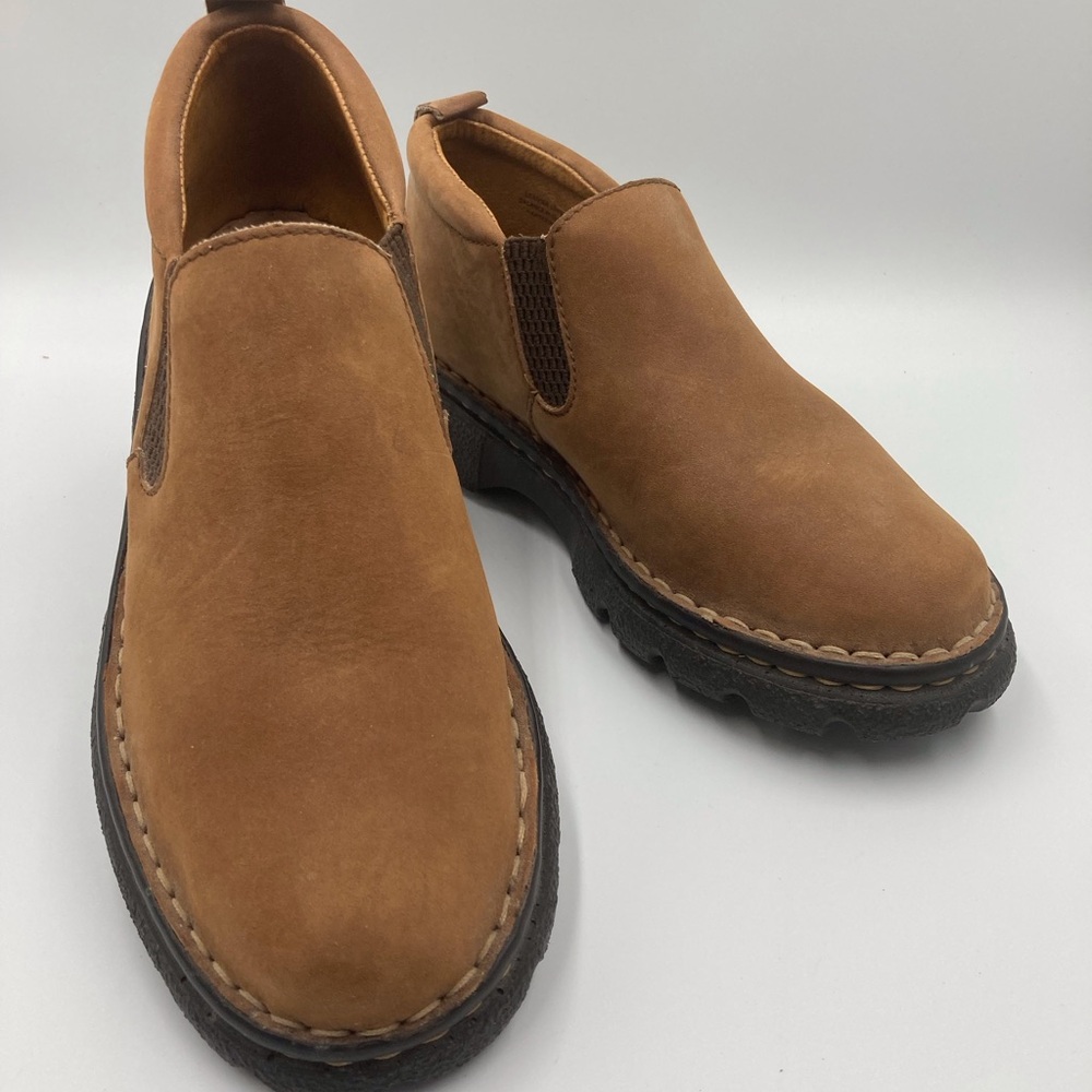 Born Women’s Brown Slip On Ankle Booties size 7/ 38Euro M/W